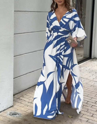 Maxi dress with 3/4 sleeves in blue pattern