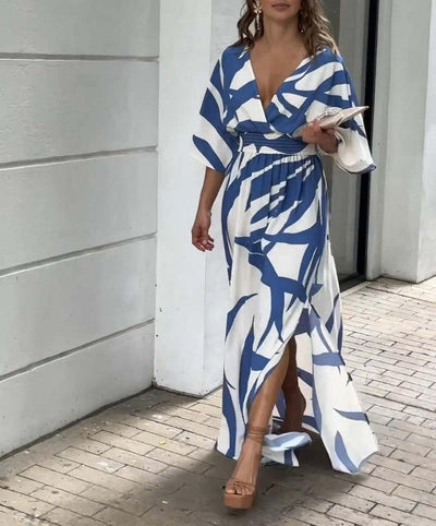 Maxi dress with 3/4 sleeves in blue pattern