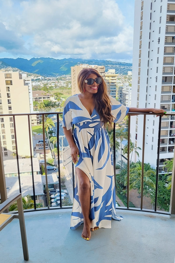 Maxi dress with 3/4 sleeves in blue pattern