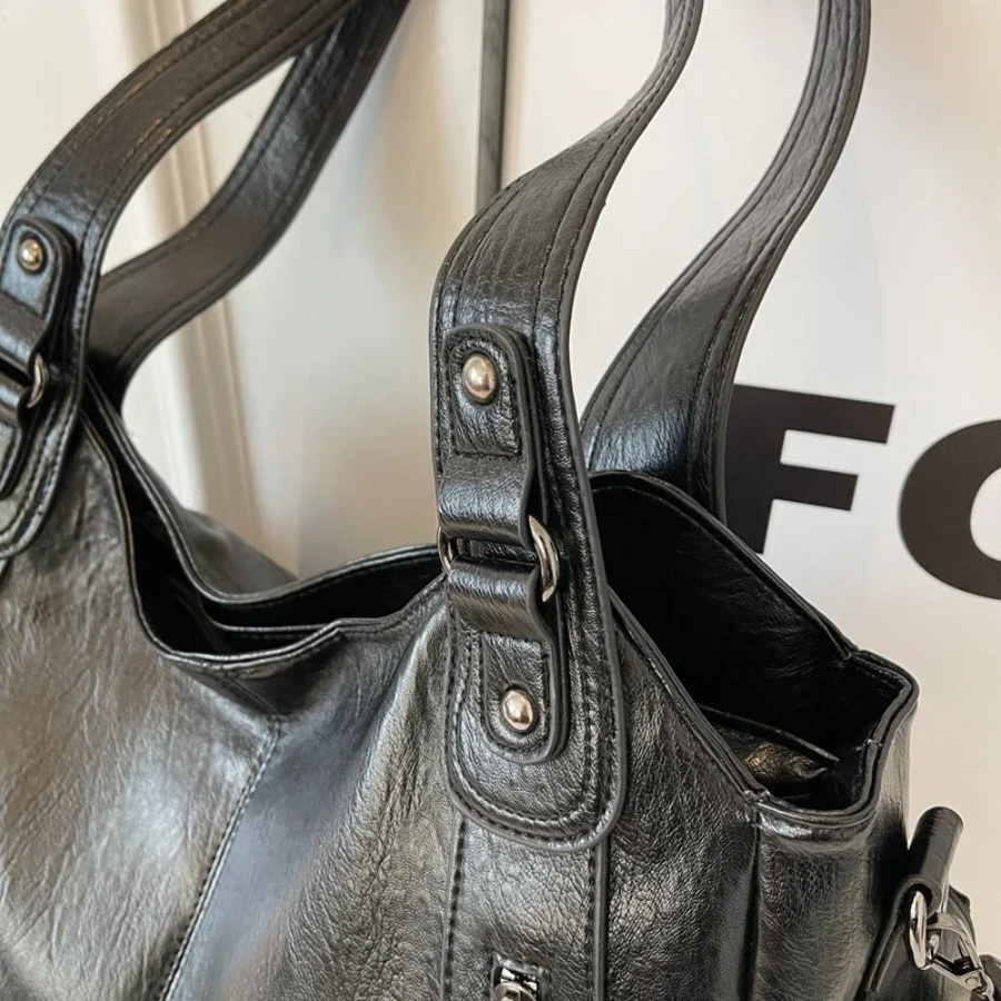 Dakota Shoulder Bag