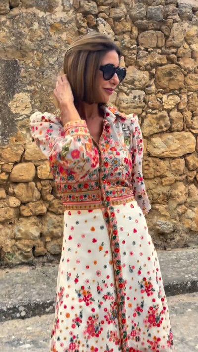Maxi dresses with elegant floral print