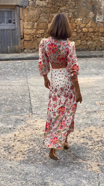 Maxi dresses with elegant floral print