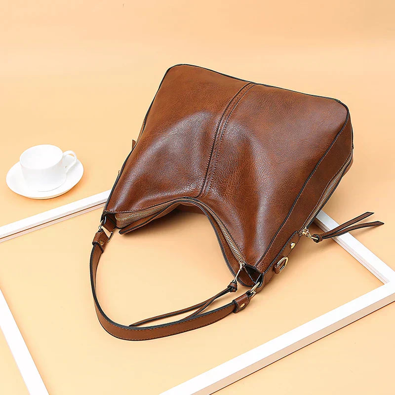 Gudborg  Elegant and spacious everyday bag in classic black