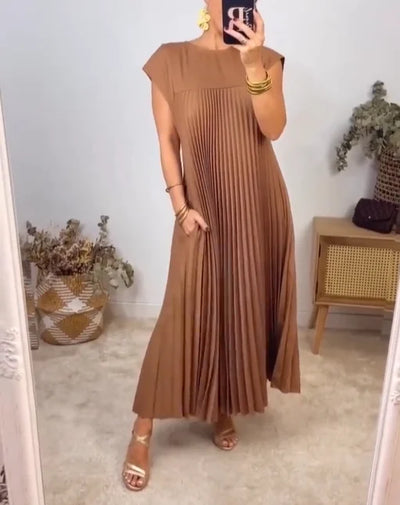 Norit  Maxi Dress with Pleats