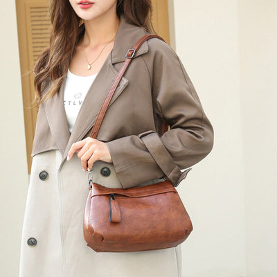 Hallgerd Elegant shoulder bag with timeless style