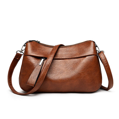 Hallgerd Elegant shoulder bag with timeless style